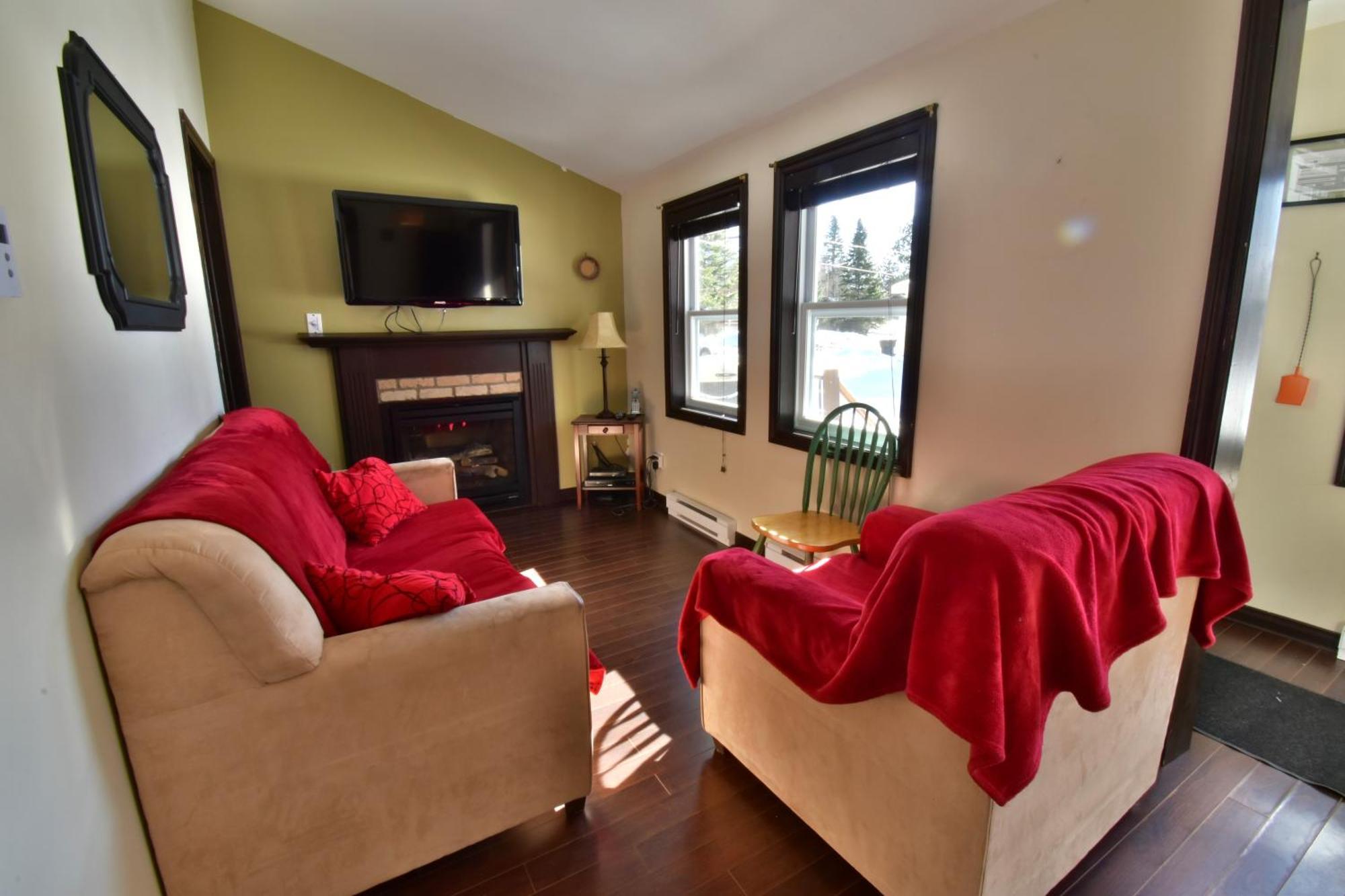Emme Chalets Sainte-Lucie-de-Doncaster Екстериор снимка