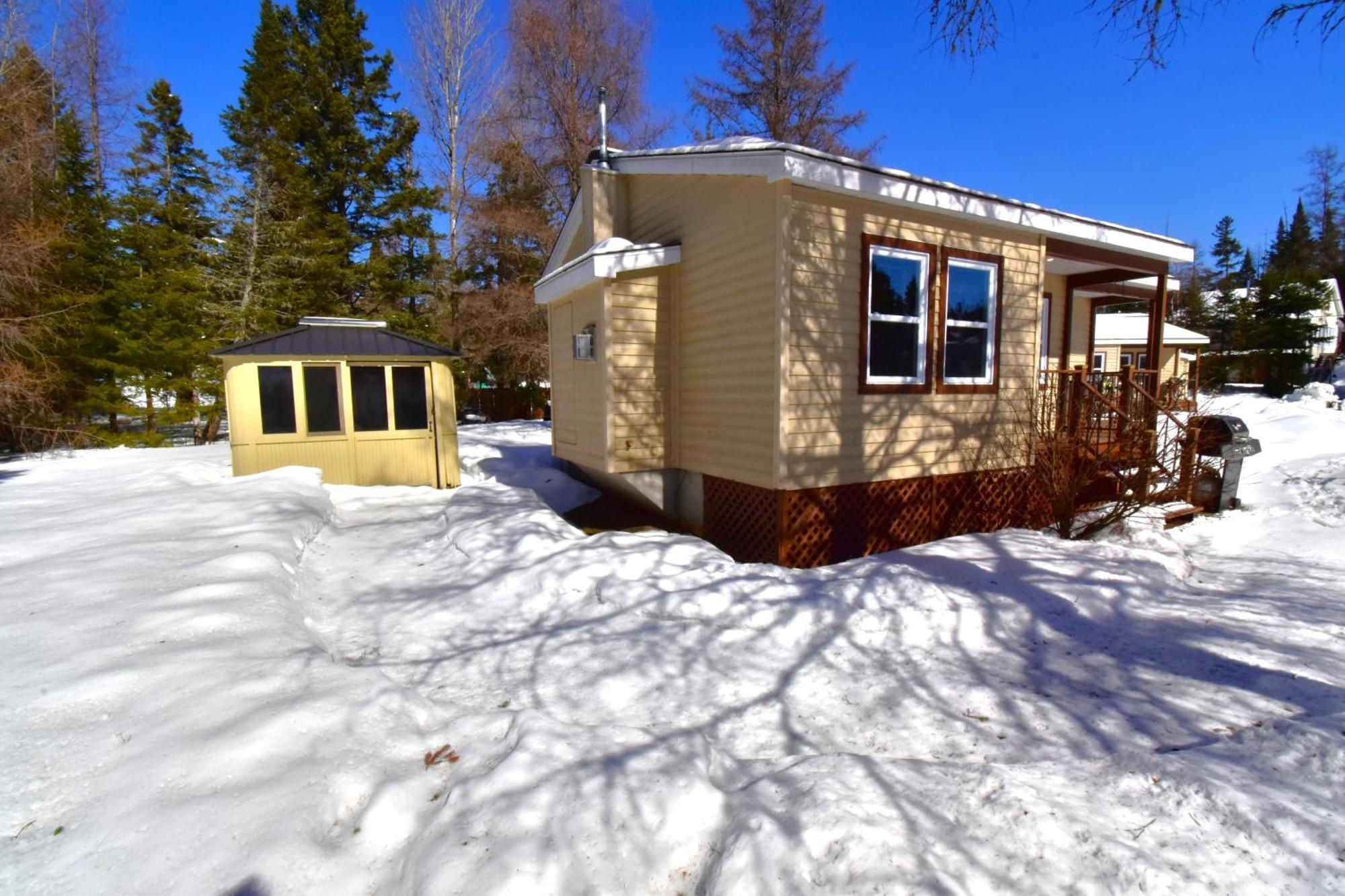 Emme Chalets Sainte-Lucie-de-Doncaster Екстериор снимка