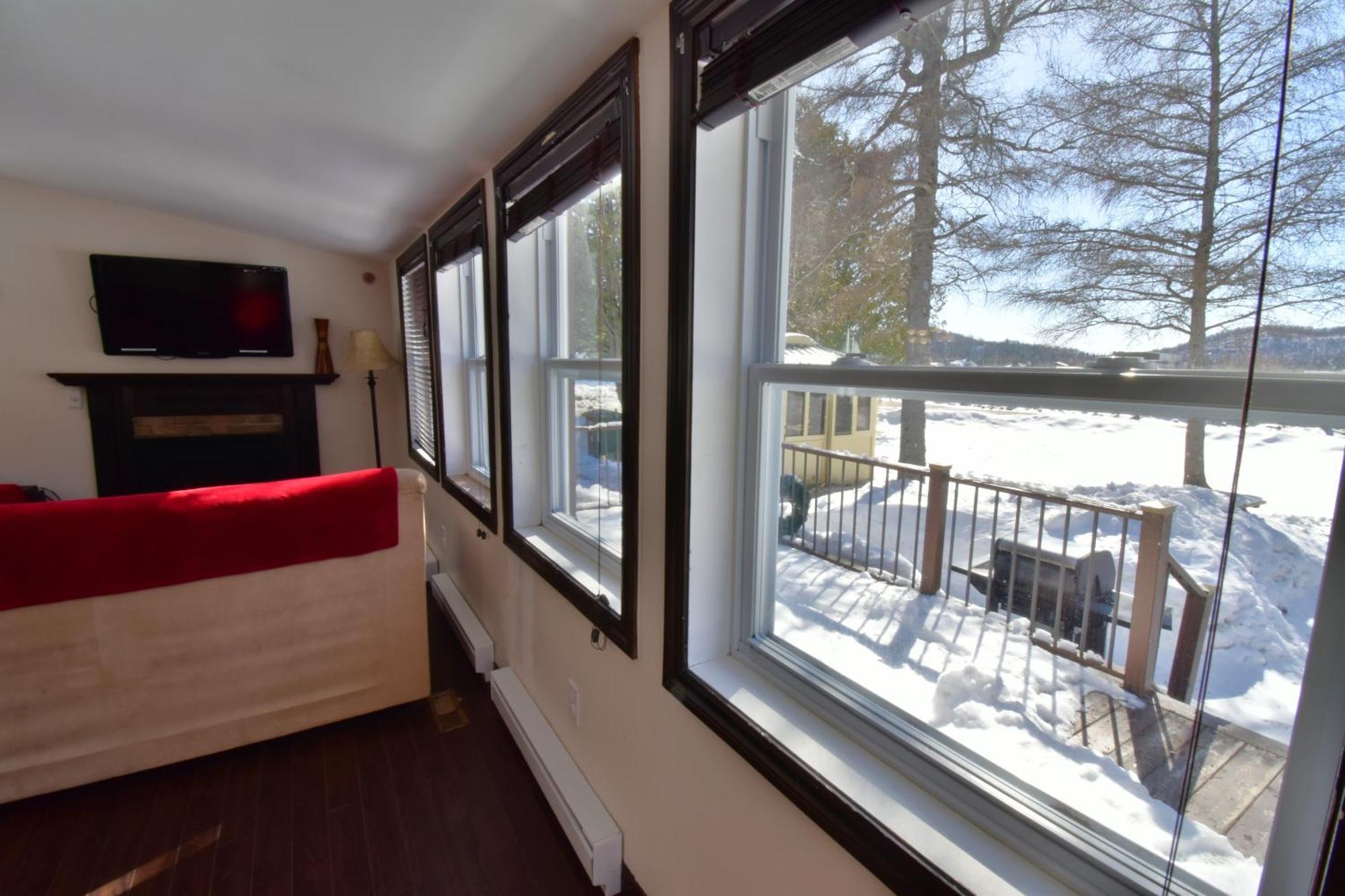 Emme Chalets Sainte-Lucie-de-Doncaster Екстериор снимка