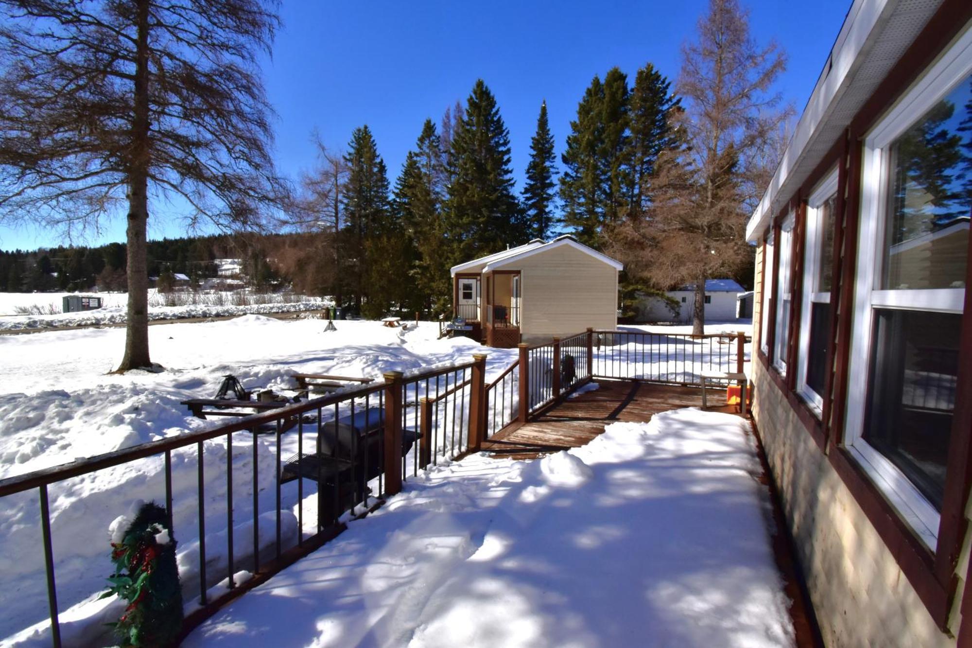 Emme Chalets Sainte-Lucie-de-Doncaster Екстериор снимка